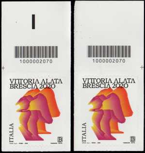 Statua della Vittoria Alata - Brescia - coppia di francobolli con codice a barre n° 2070 in ALTO sinistra-destra