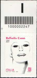 Le eccellenze italiane dello spettacolo :  Raffaella Carrà - francobollo con codice a barre n° 2247 in  ALTO a sinistra
