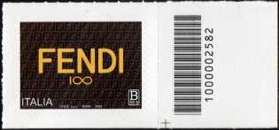 Eccellenze del sistema produttivo e del Made in Italy :  Fendi - centenario della fondazione - francobollo con codice a barre n° 2582  a  DESTRA  in  basso