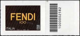 Eccellenze del sistema produttivo e del Made in Italy :  Fendi - centenario della fondazione - francobollo con codice a barre n° 2582  a  DESTRA  in  alto