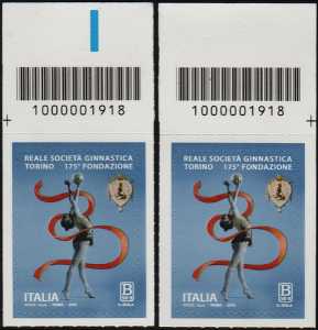 Reale Società Ginnastica Torino - 175° Anniversario della fondazione - coppia di francobolli con codice a barre n° 1918  in ALTO destra-sinistra