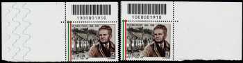 Lo Sport - 50° Anniversario della scomparsa di Vittorio Pozzo - coppia di francobolli con codice a barre n° 1910  in ALTO destra-sinistra
