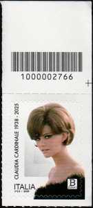 Claudia Cardinale - francobollo con codice a barre n°  2766   in  ALTO  a  destra