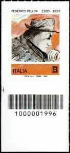 Federico Fellini - Centenario della nascita - francobollo con codice a barre n° 1996 in BASSO a sinistra